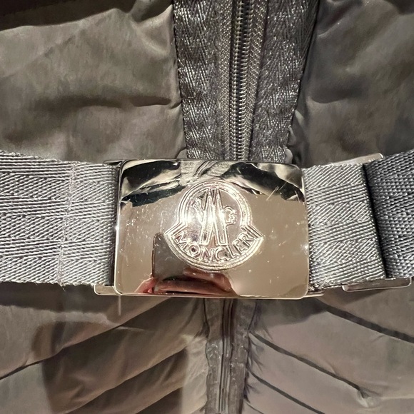 Moncler silver winter coat with fur lined hood and buckle - Picture 8 of 10